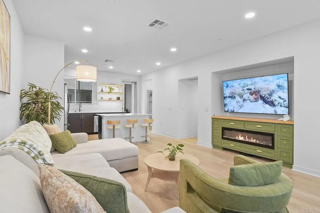 5480 Shorefront Dr. Unit #166