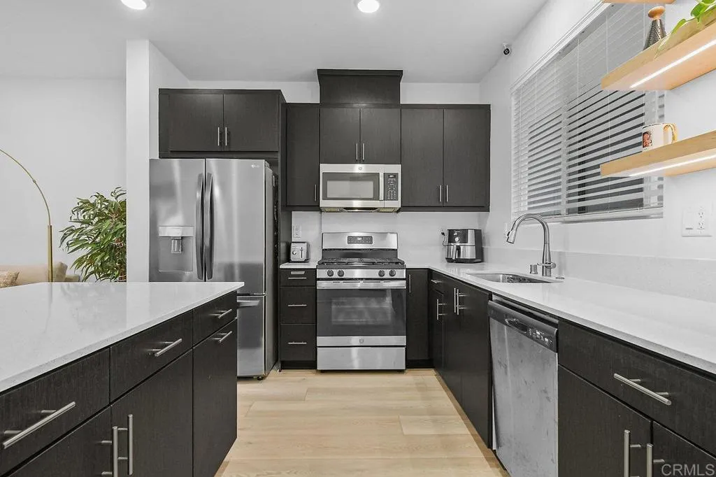 5480 Shorefront Dr. Unit #166