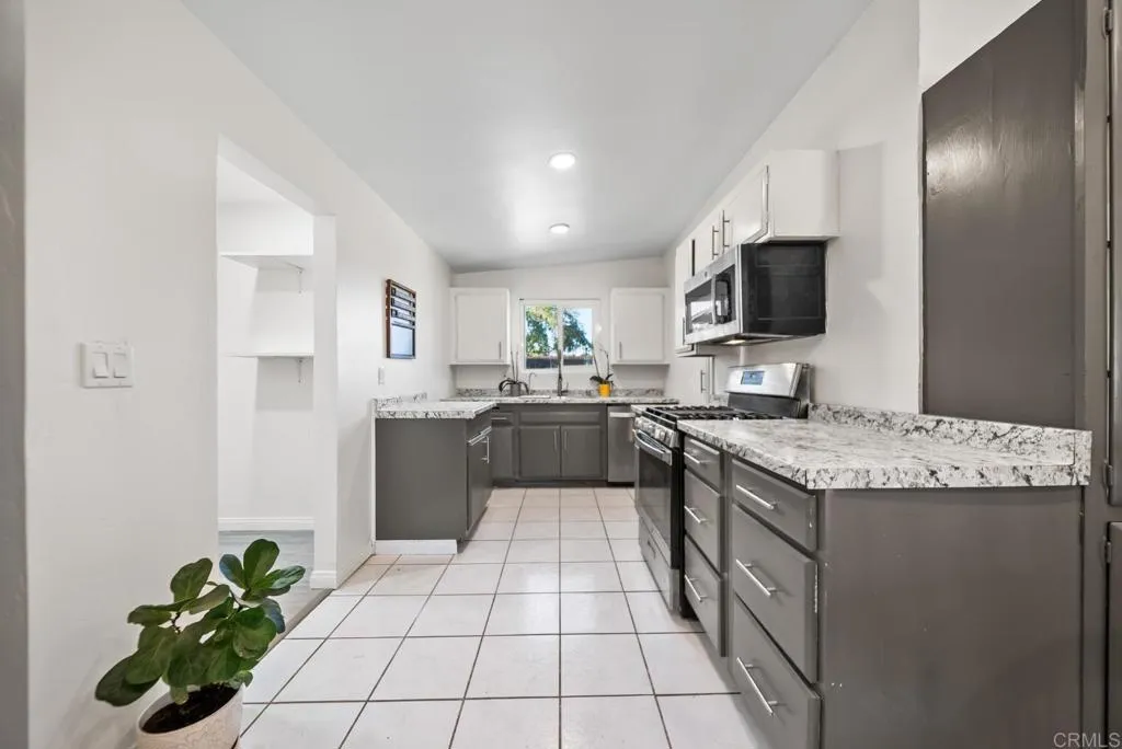 9254 Fairlawn Street