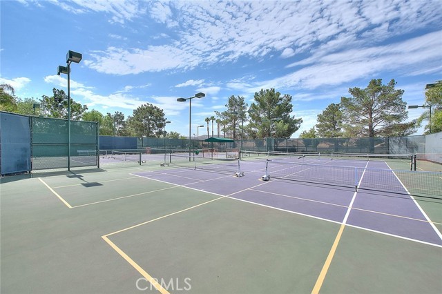 555 Northwood Avenue