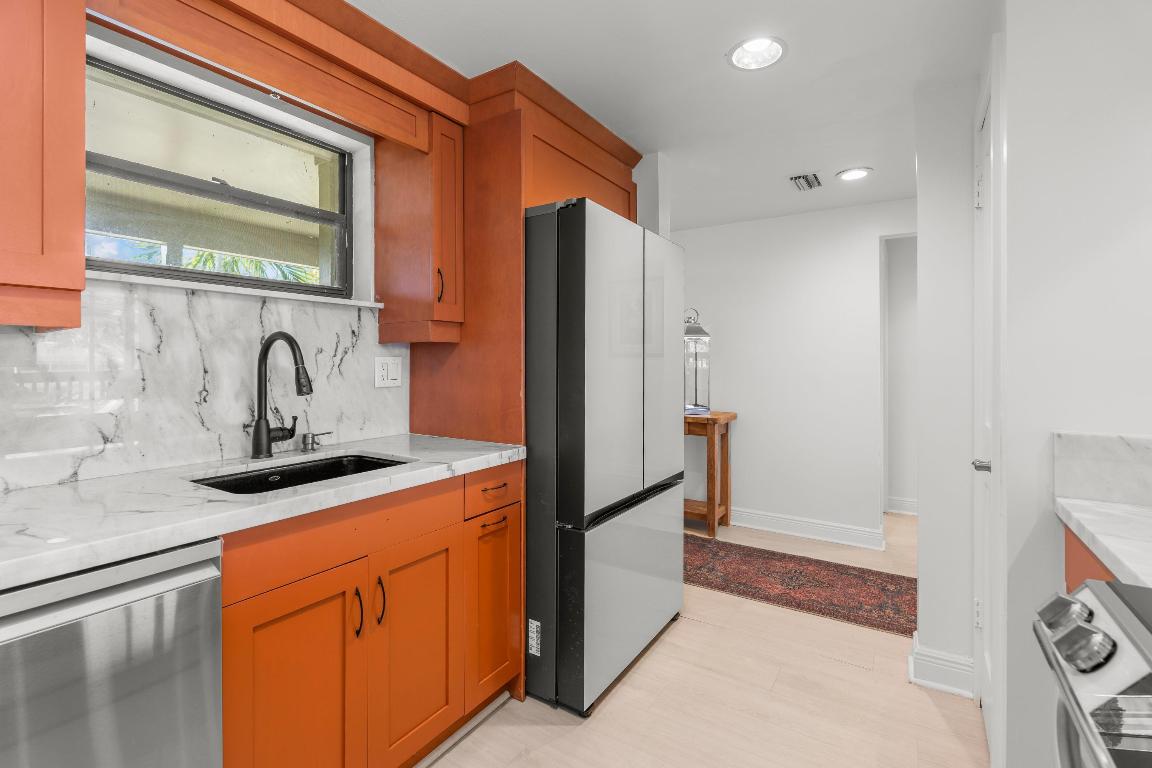 11842 Pebblewood Drive 202