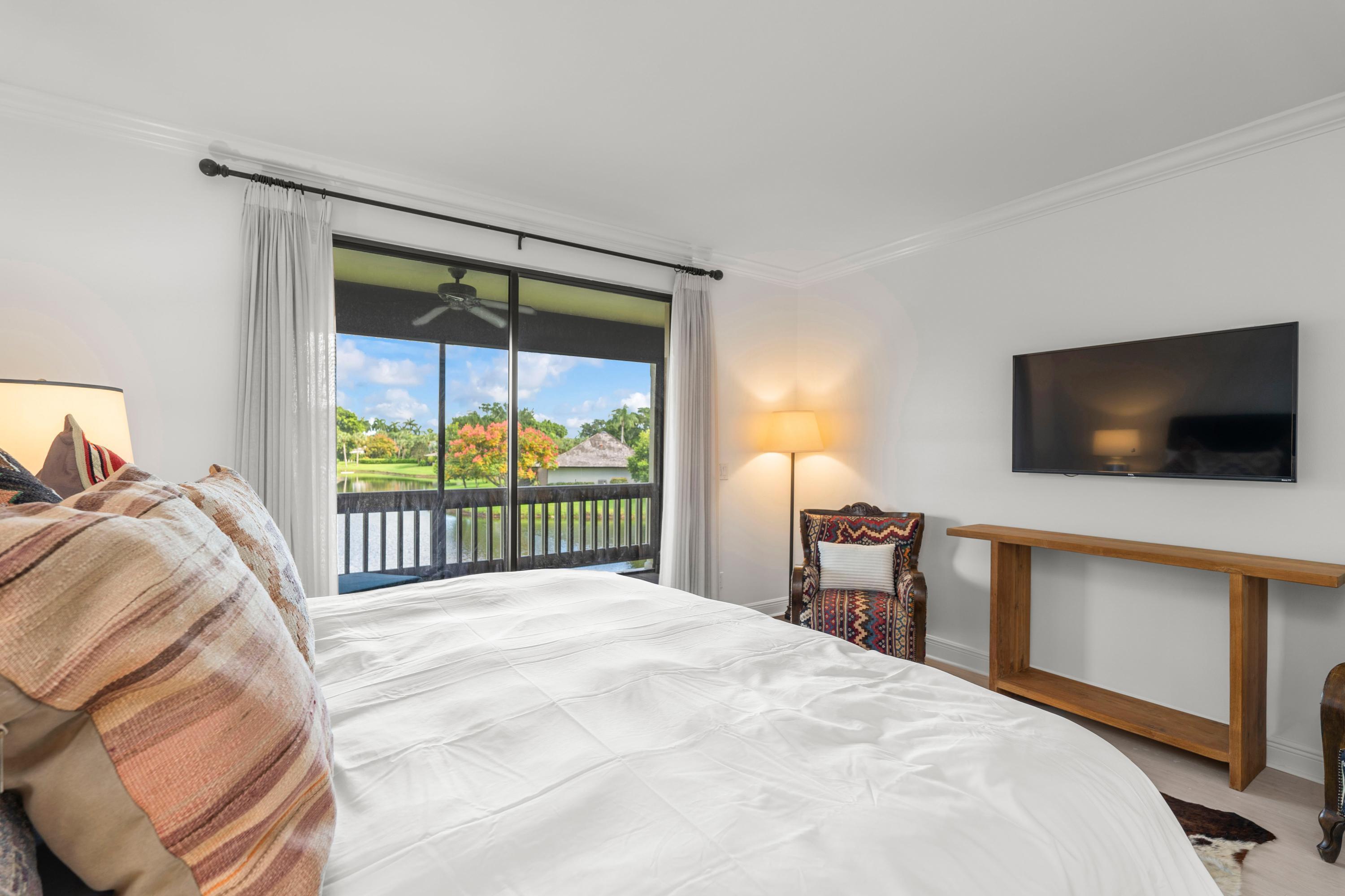 11842 Pebblewood Drive 202