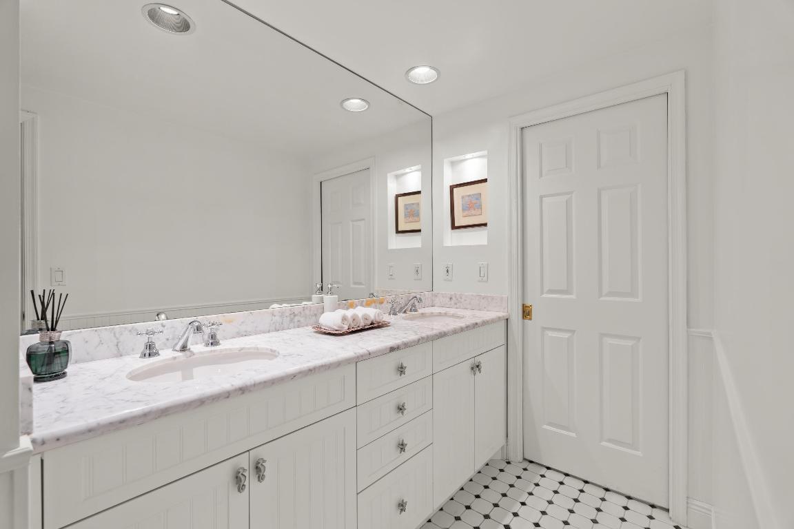 11842 Pebblewood Drive 202