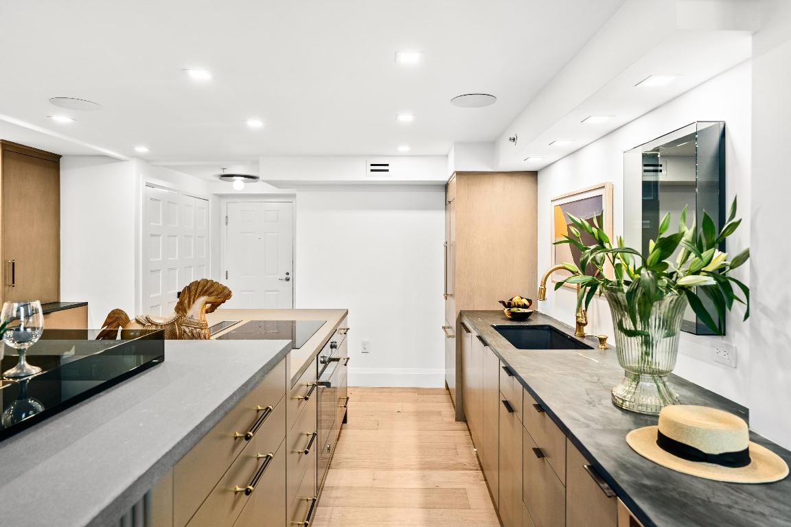 101 N Clematis Street 402