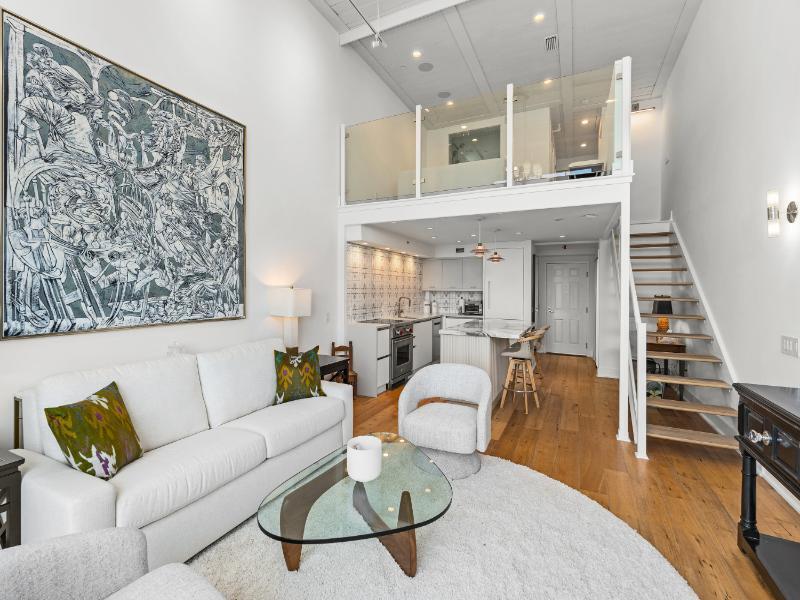 101 N Clematis Street 512