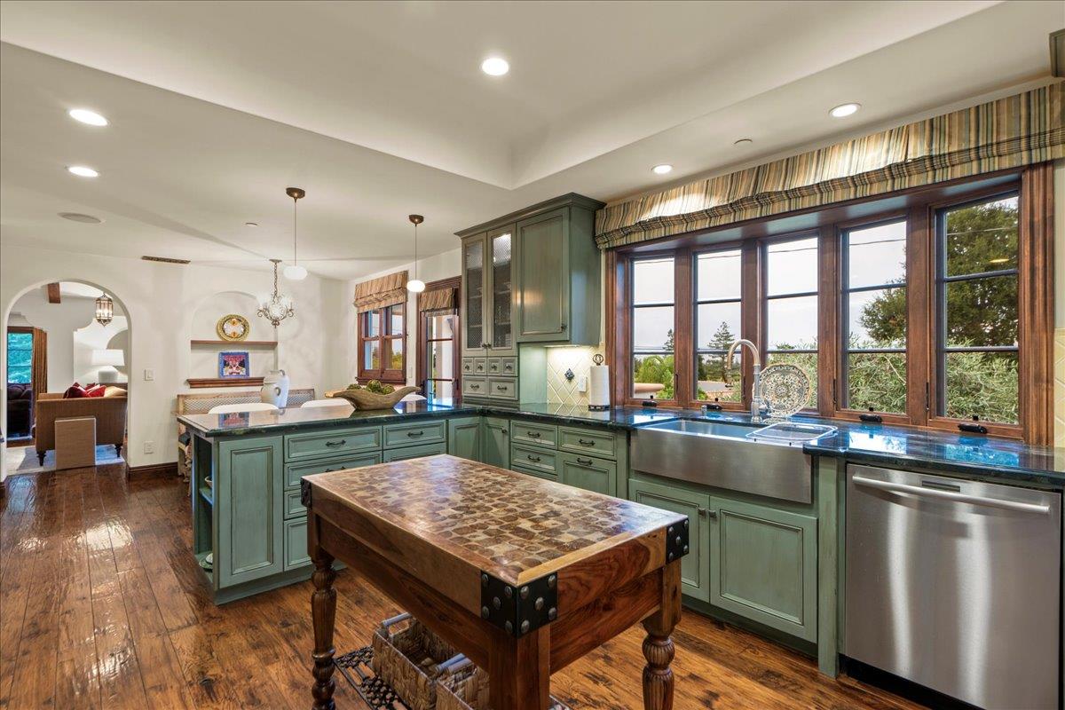 130 Creffield HTS