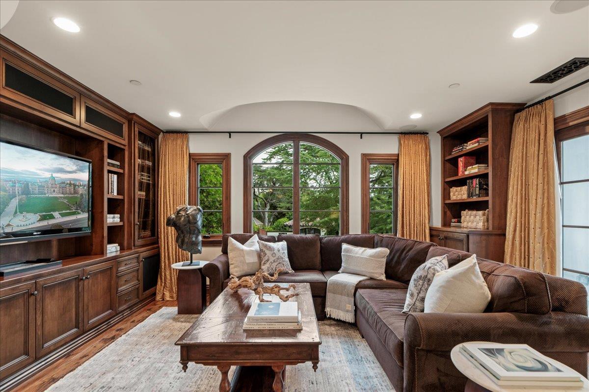 130 Creffield HTS