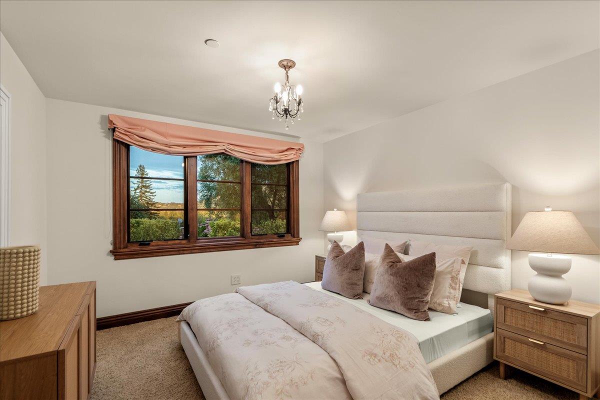 130 Creffield HTS