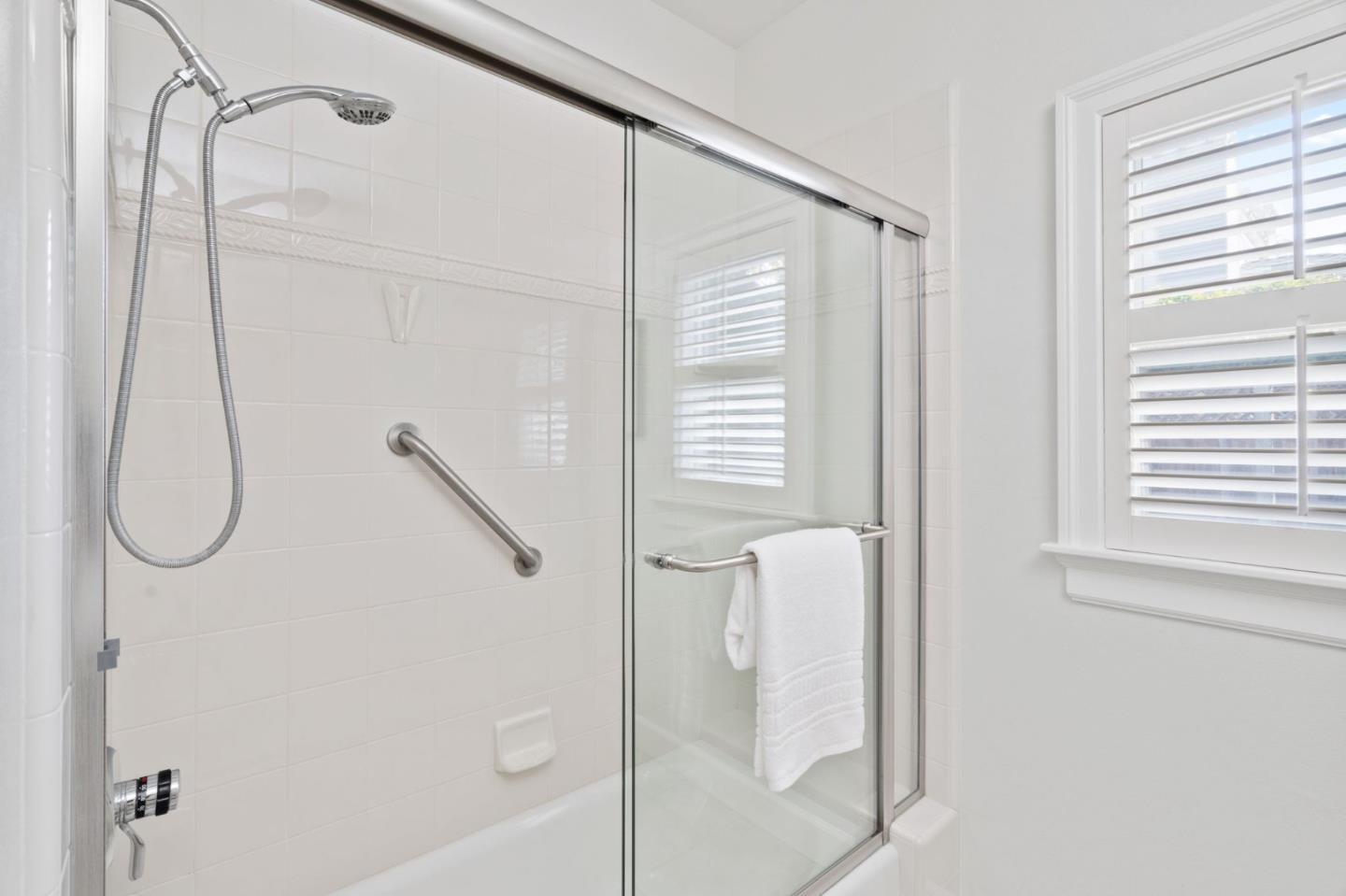 24313 Summerhill AVE