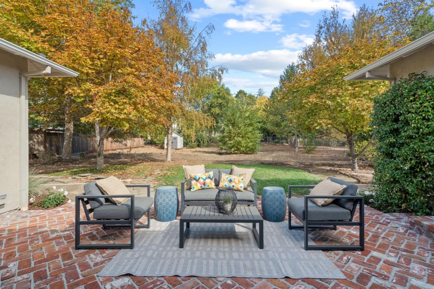 24313 Summerhill AVE