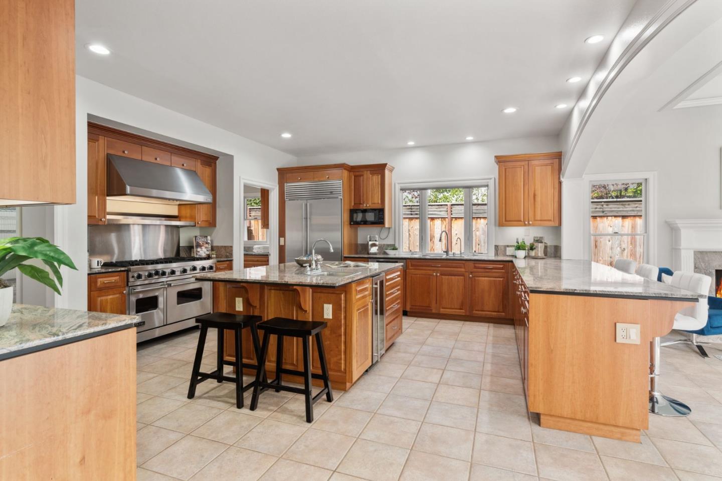 24313 Summerhill AVE