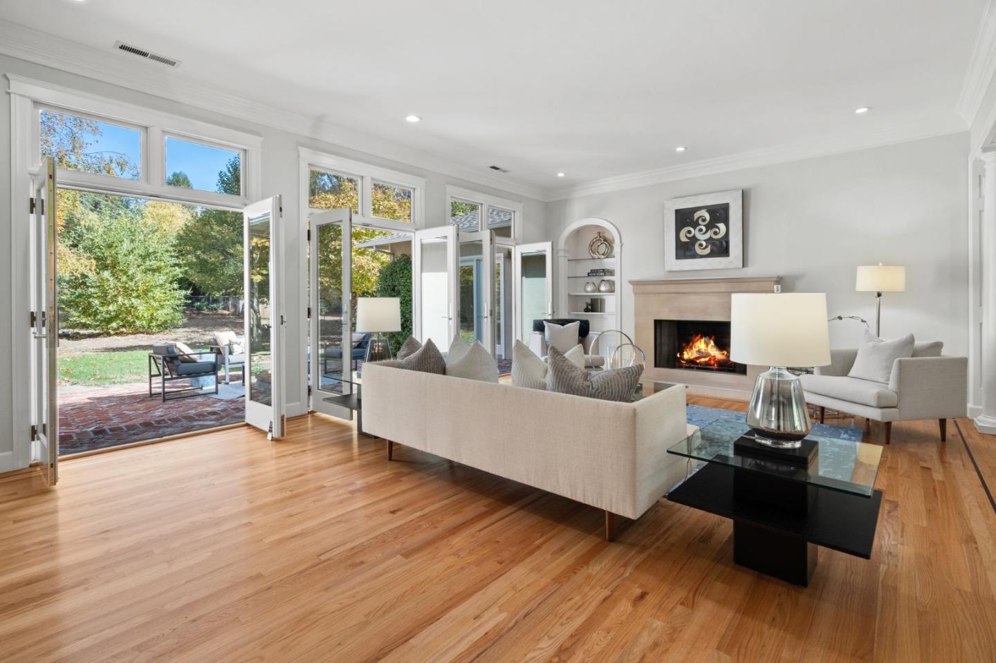 24313 Summerhill AVE