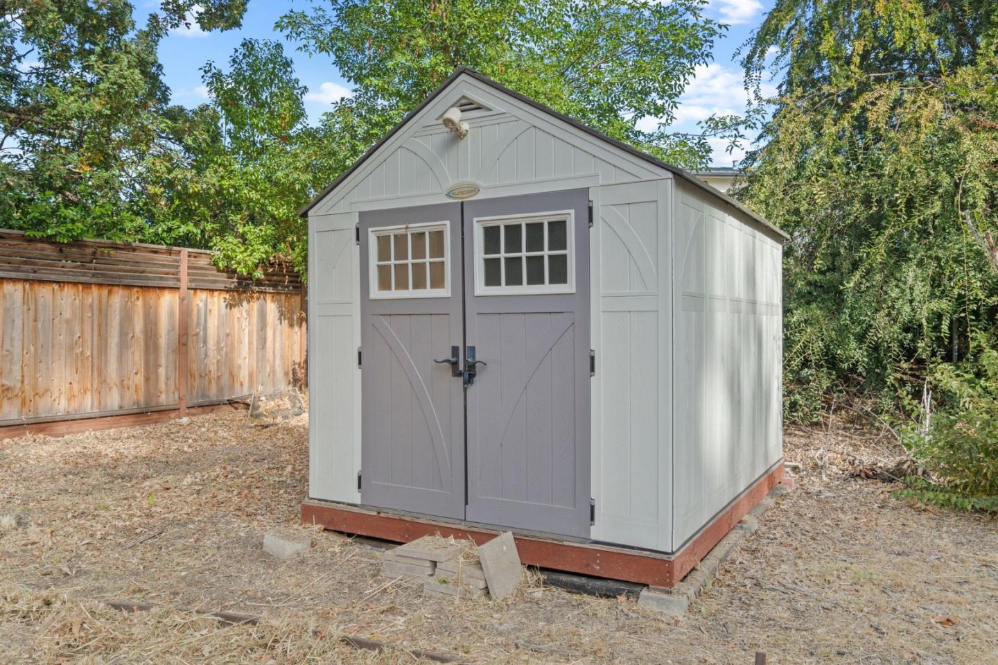 24313 Summerhill AVE