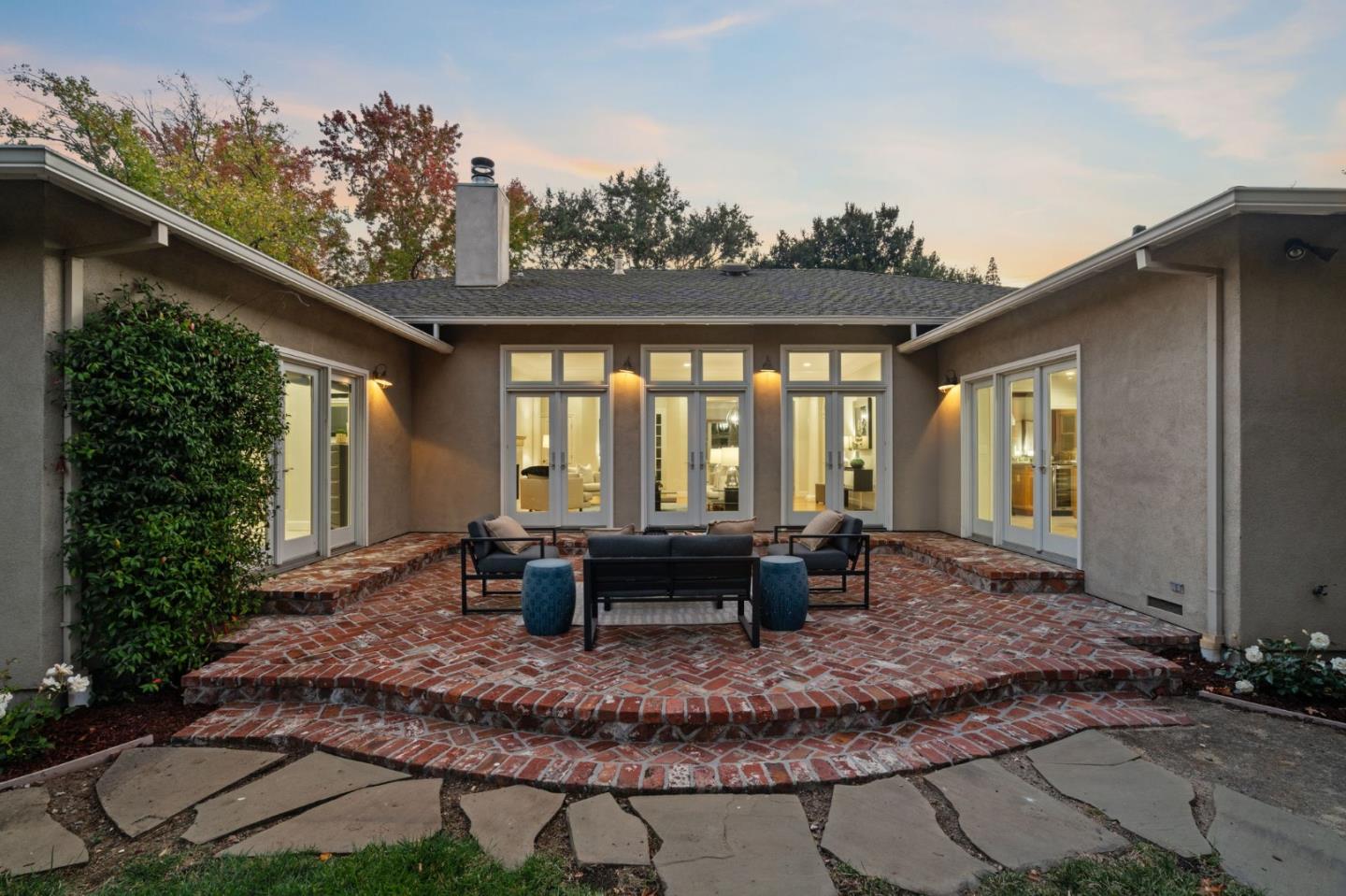 24313 Summerhill AVE