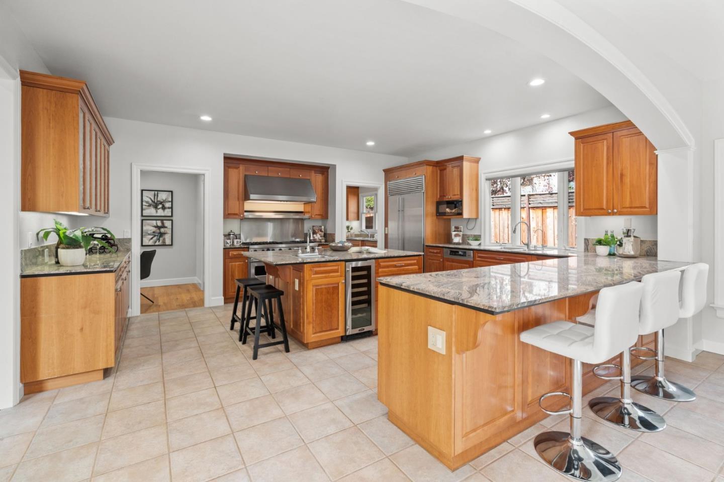 24313 Summerhill AVE