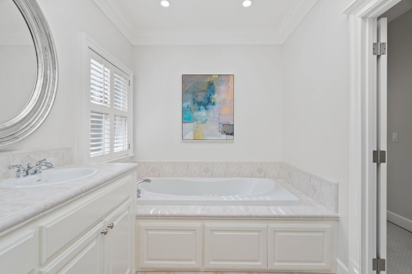 24313 Summerhill AVE