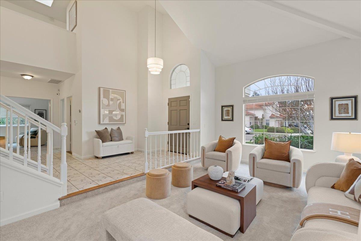 5629 Crow Lane