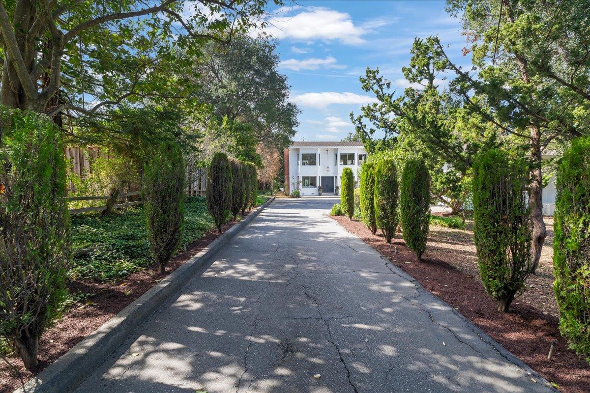 14721 Live Oak Lane