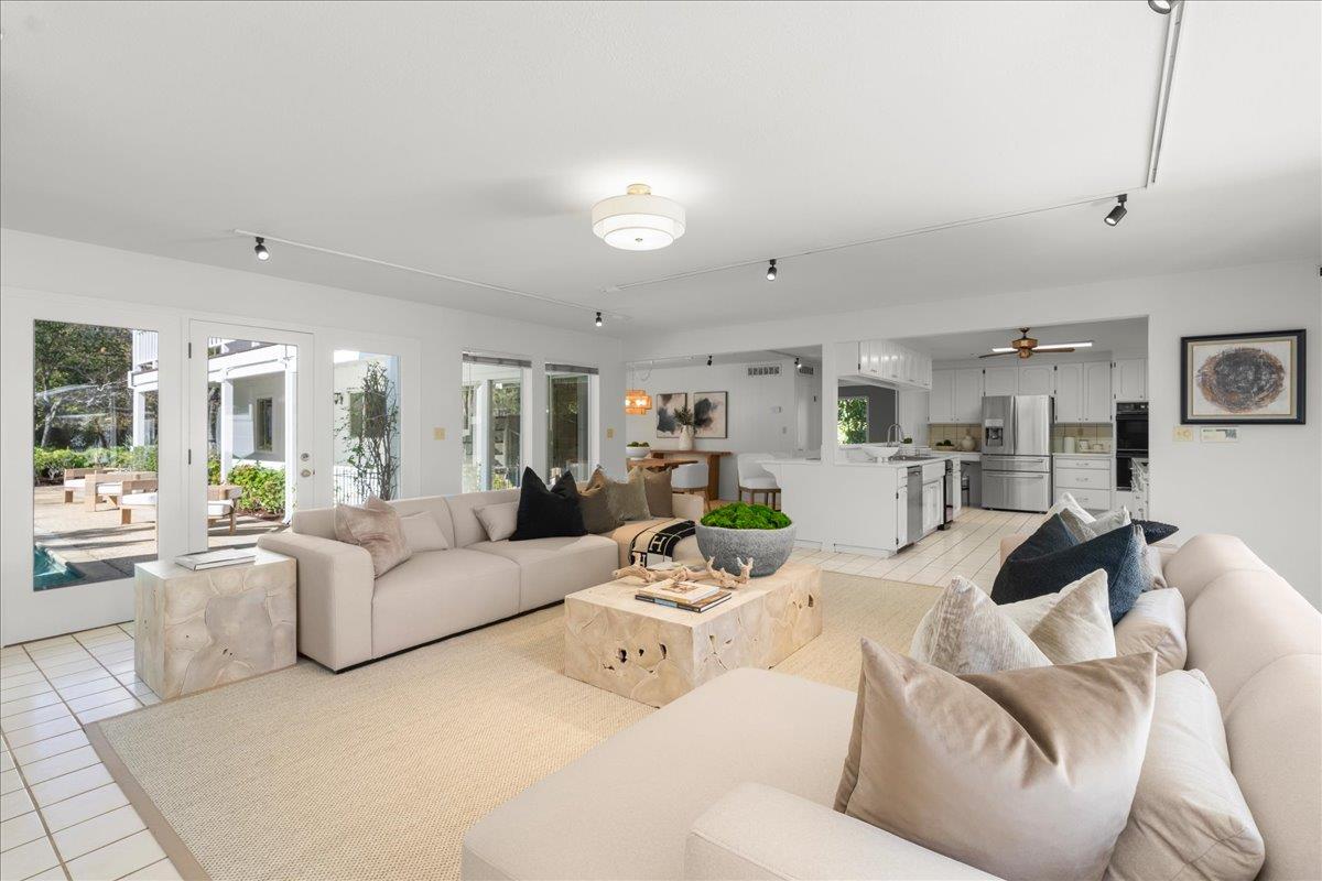 14721 Live Oak Lane
