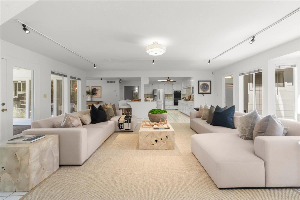 14721 Live Oak Lane