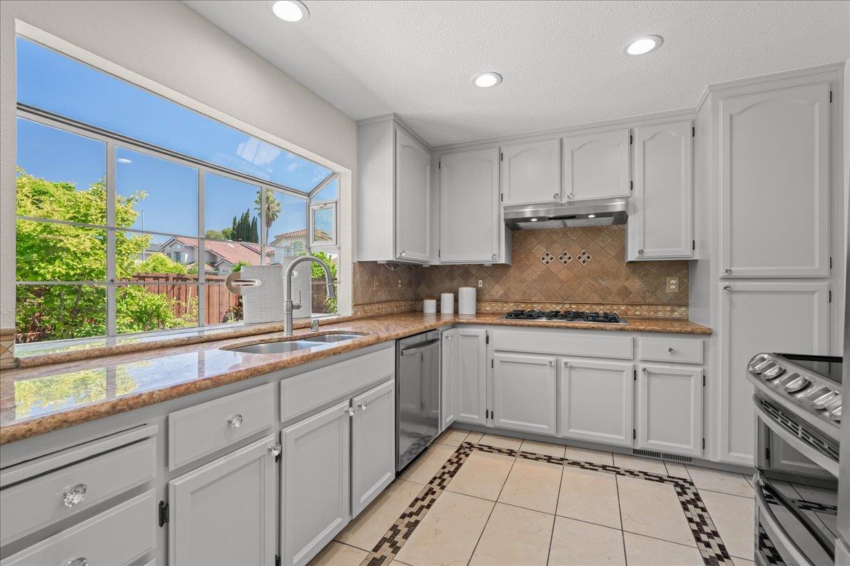 5696 Blackhawk Court
