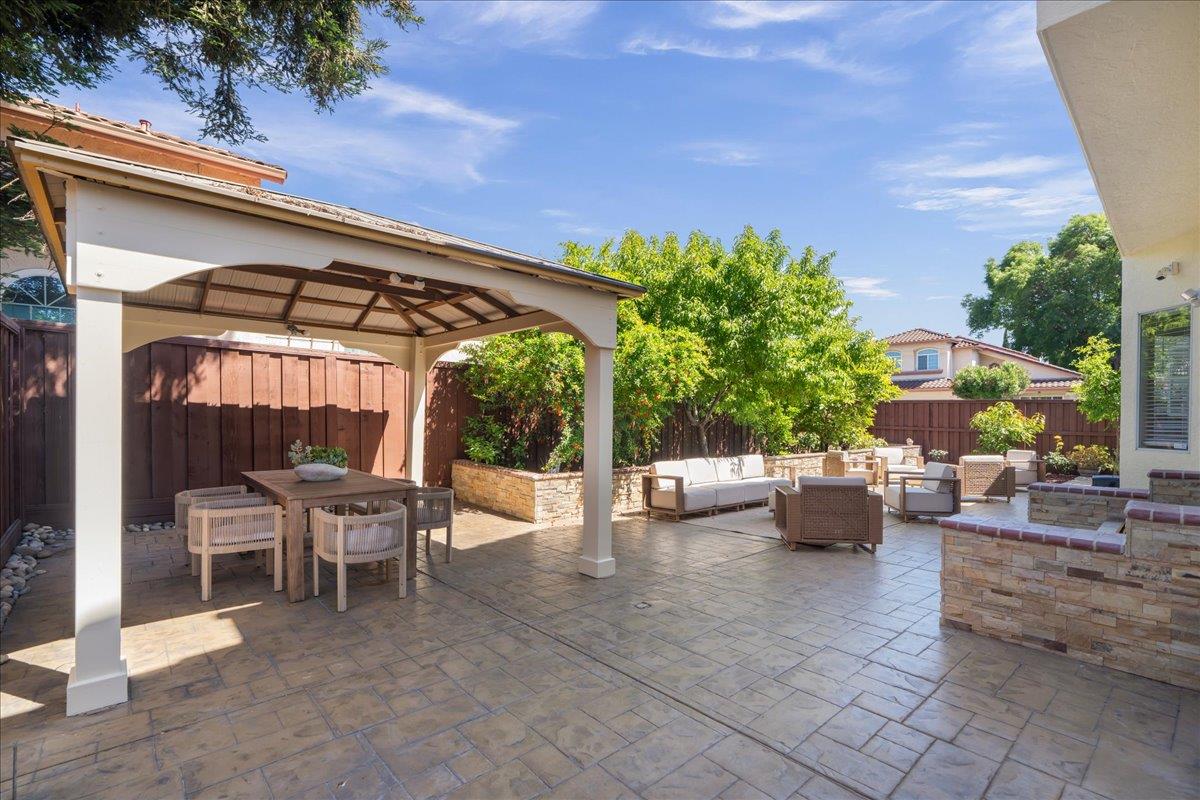 5696 Blackhawk Court