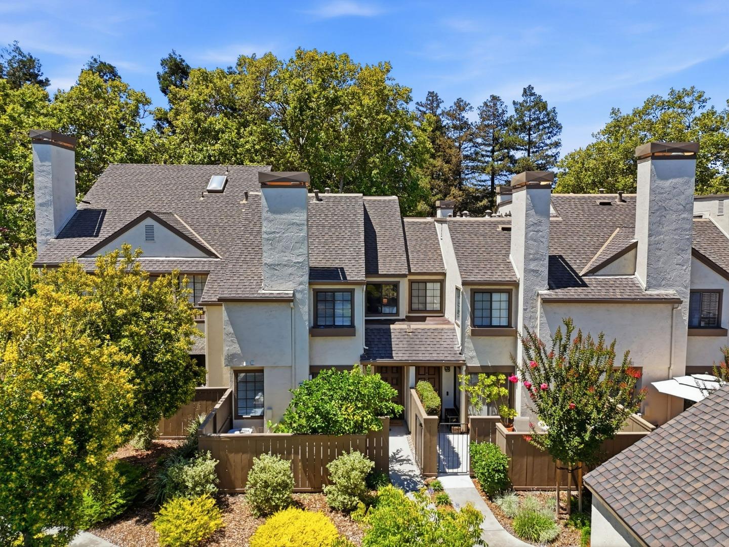 2071 Foxhall LOOP
