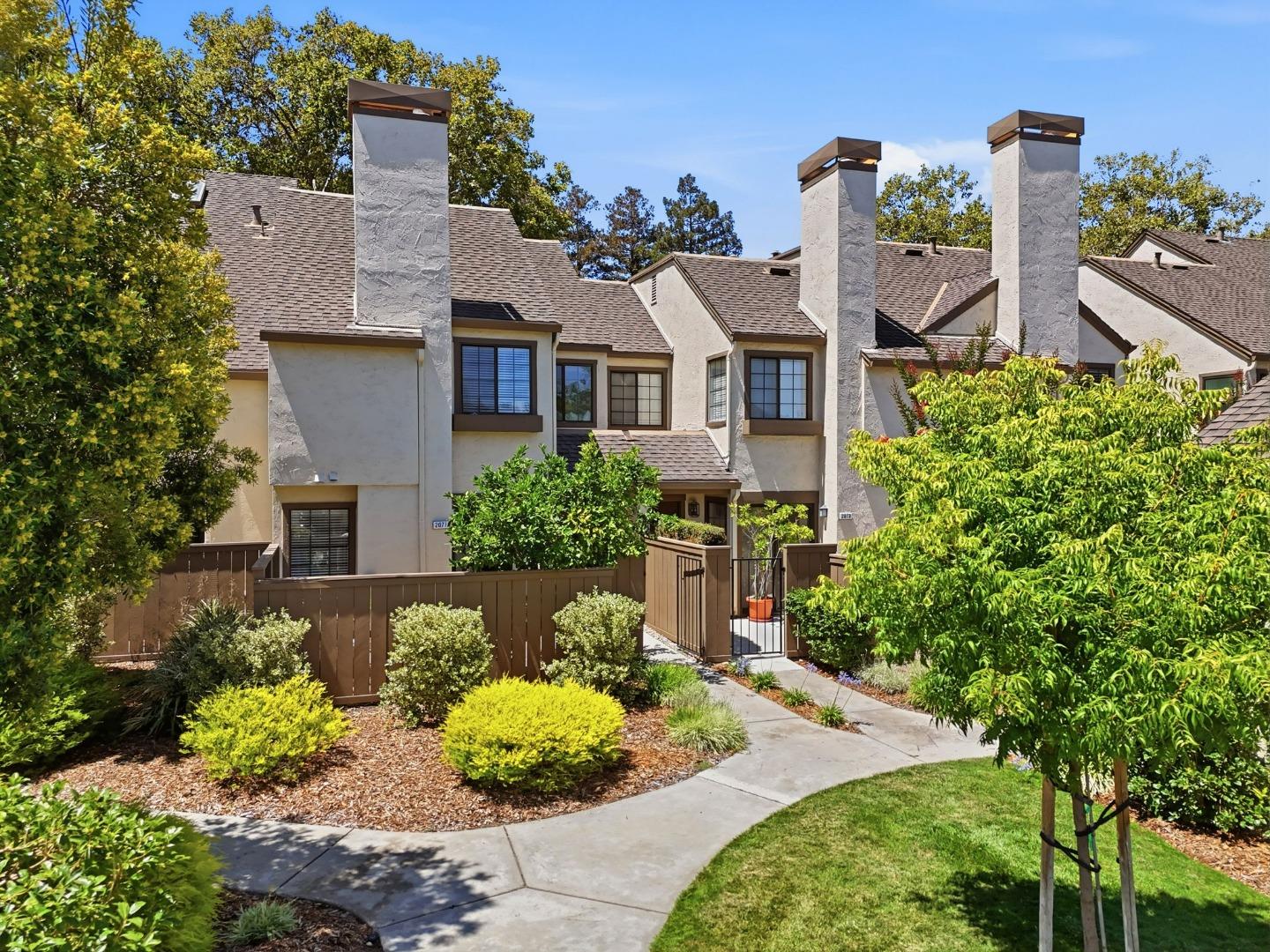 2071 Foxhall LOOP