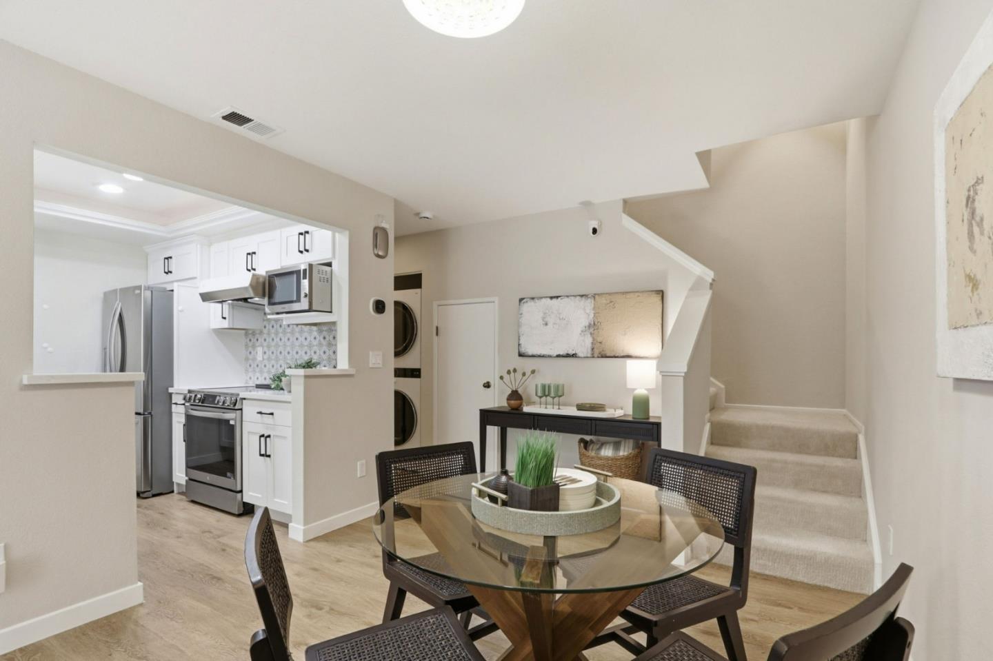 2071 Foxhall LOOP