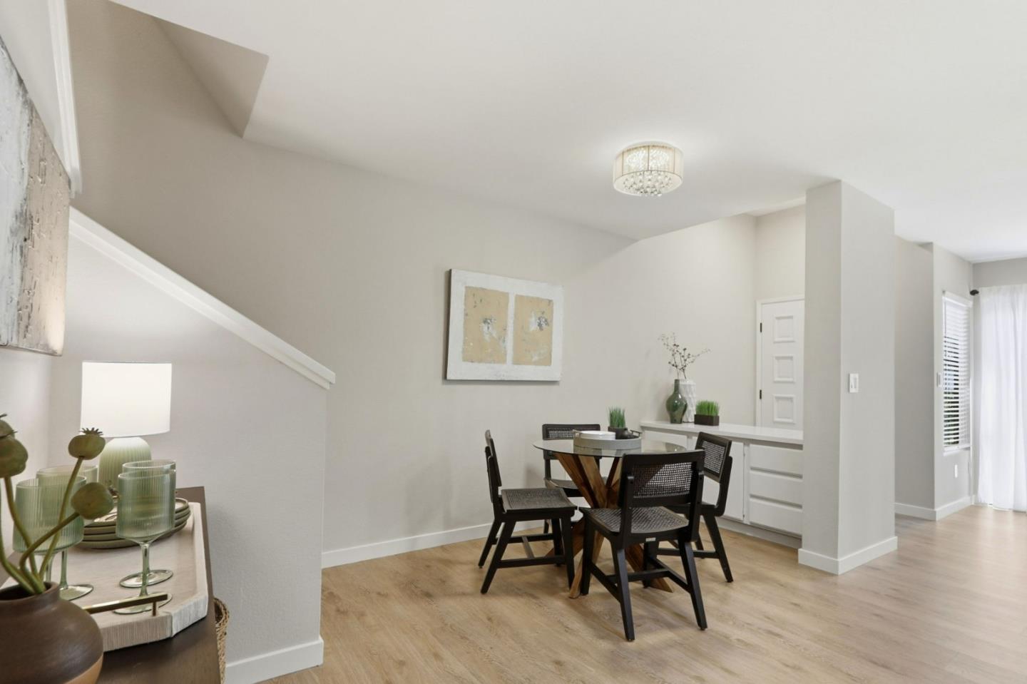 2071 Foxhall LOOP