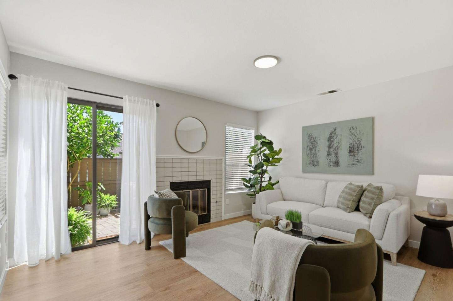 2071 Foxhall LOOP