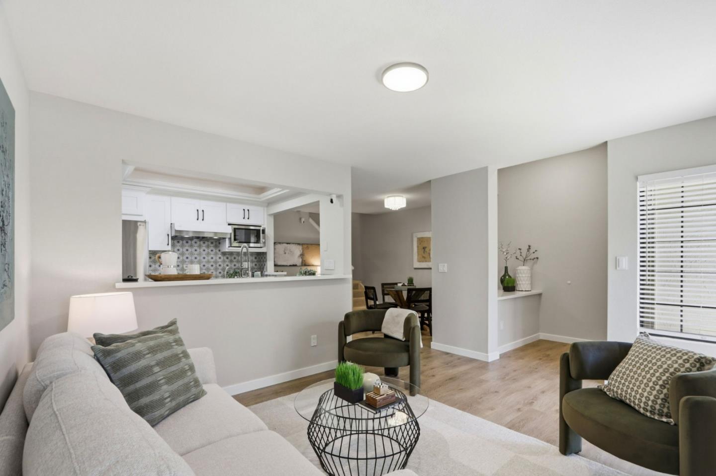 2071 Foxhall LOOP