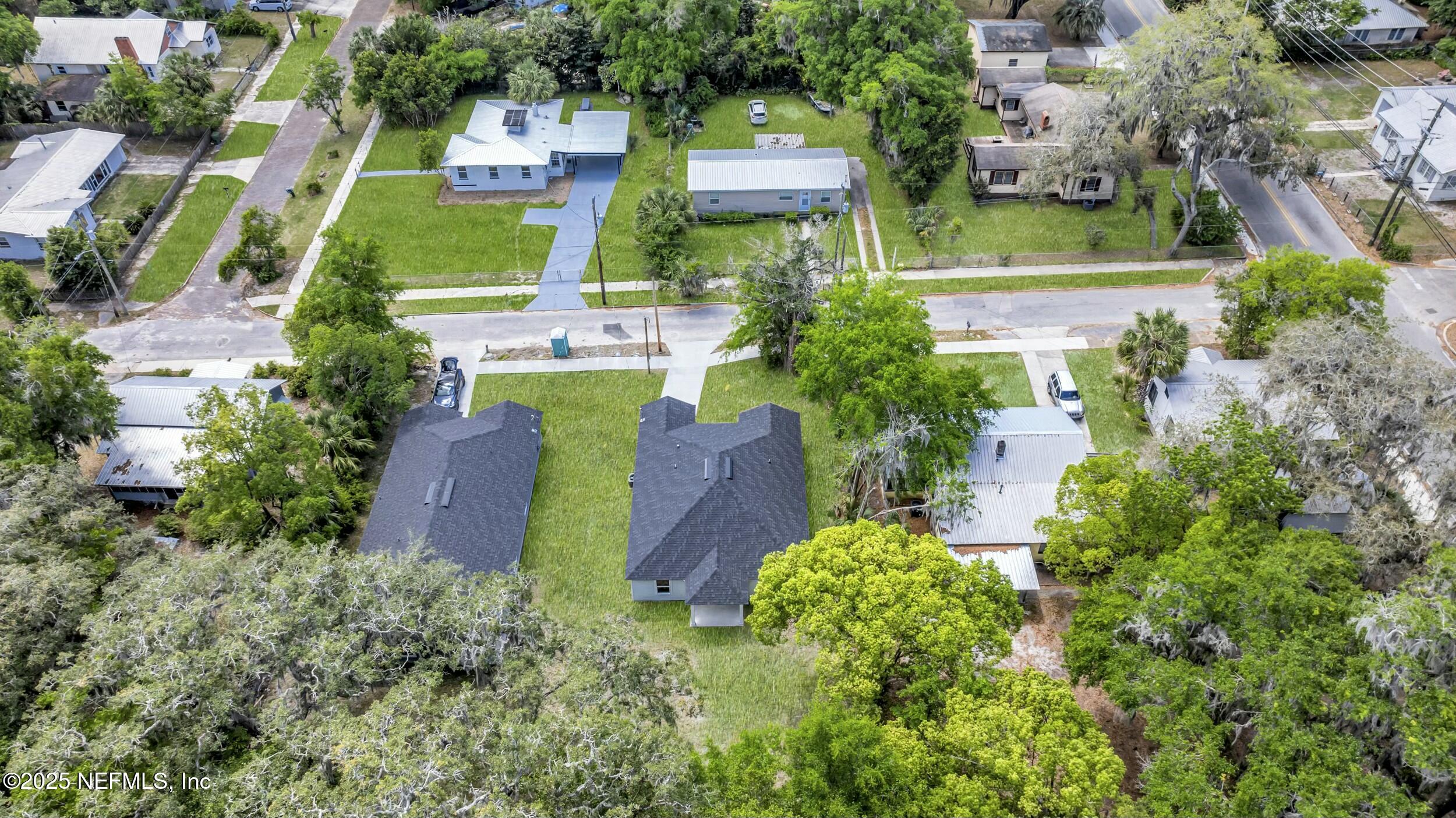 1906 GILLIS Street