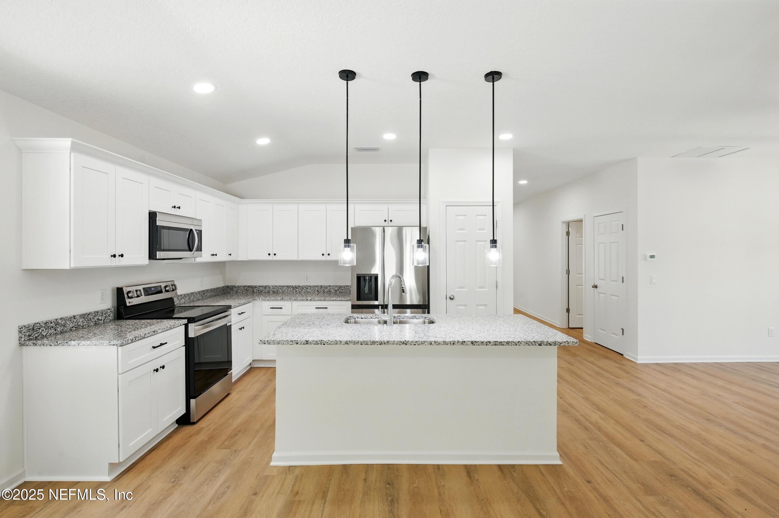 323 RUSTIC Road