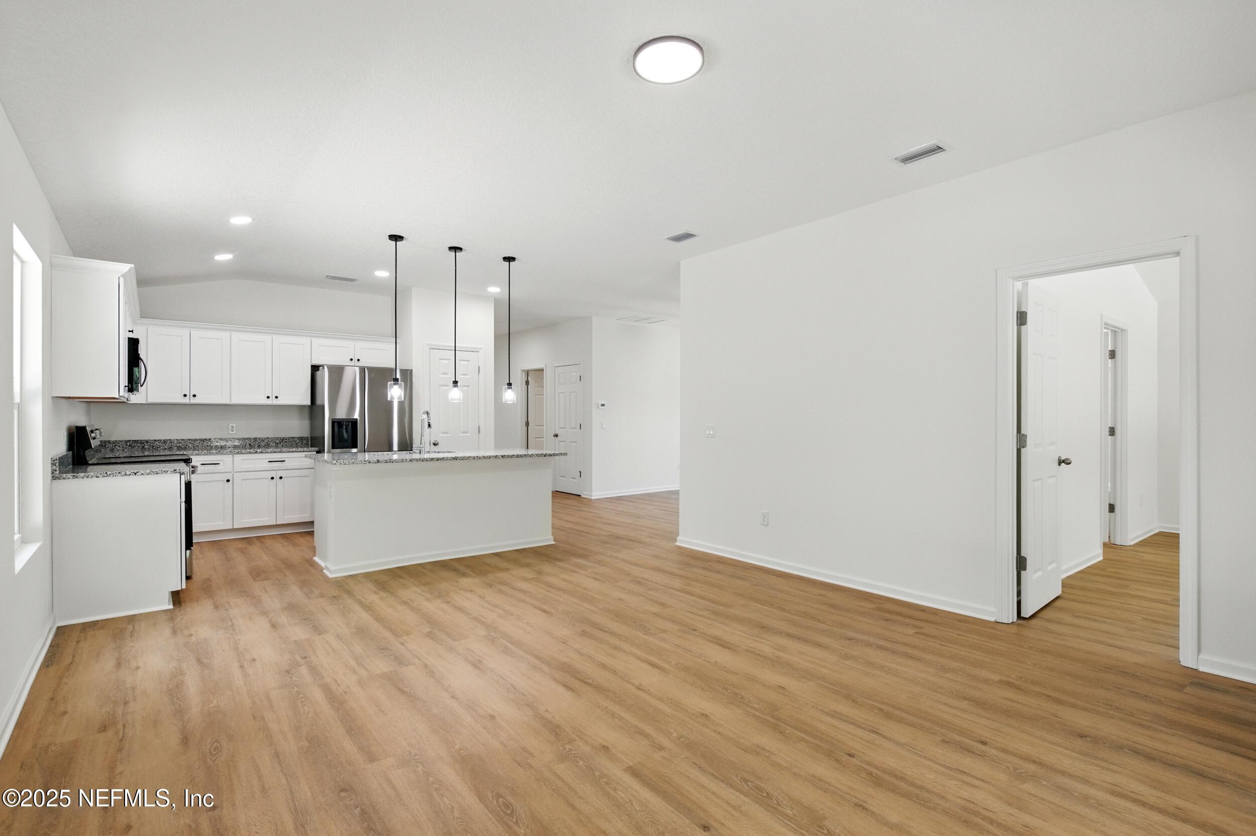 323 RUSTIC Road