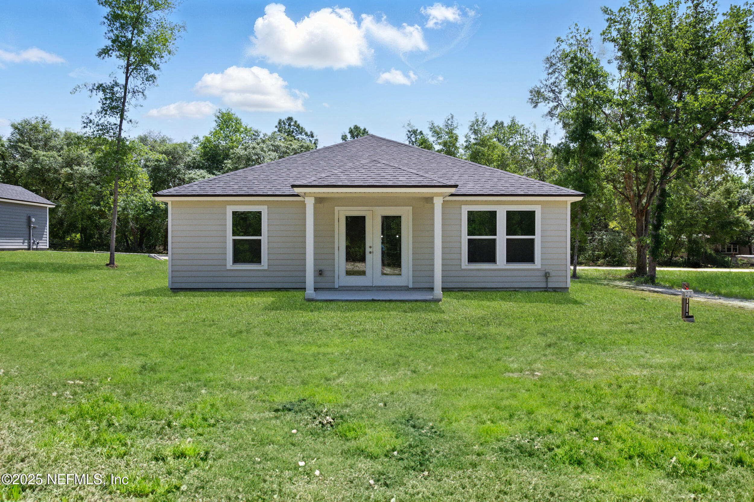 325 RUSTIC Road