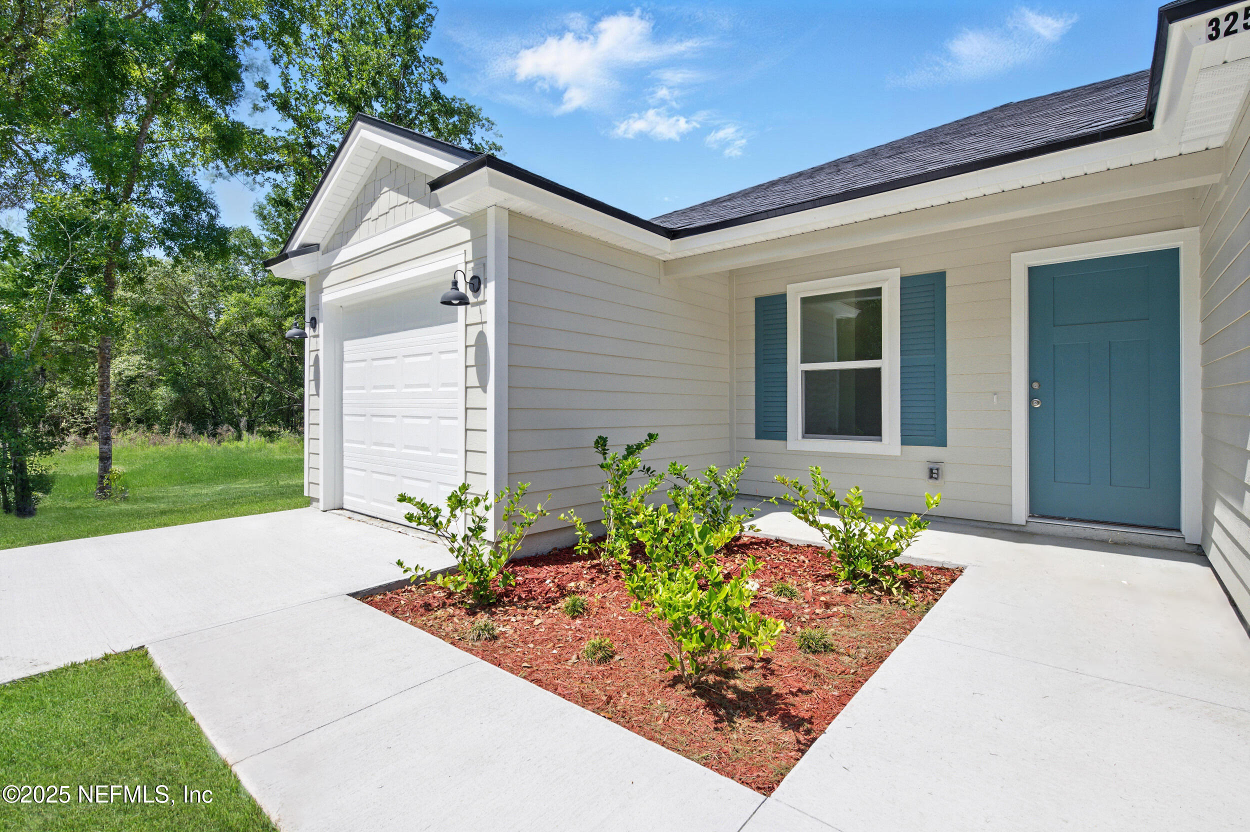325 RUSTIC Road