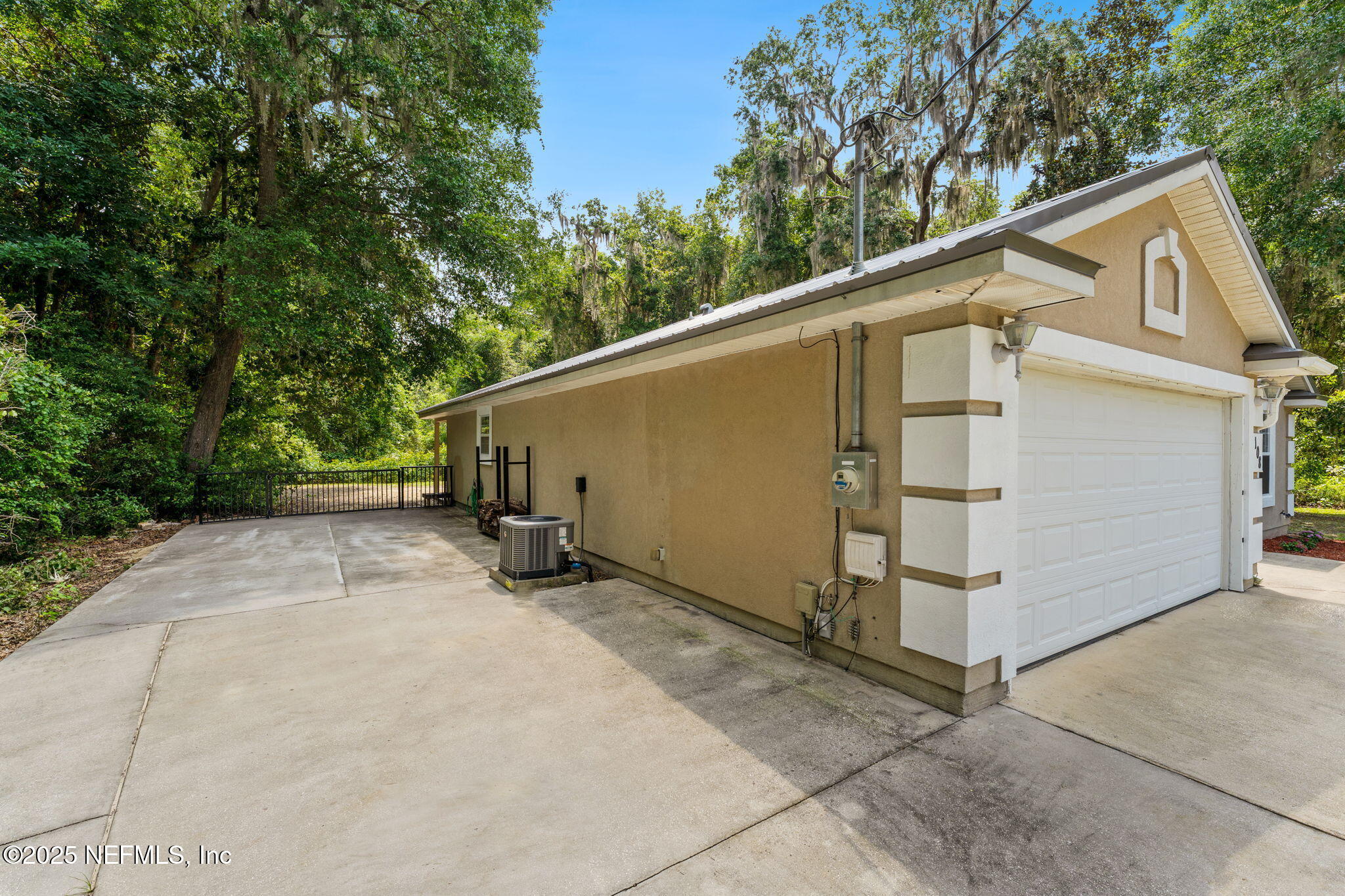 108 OAKWOOD Road