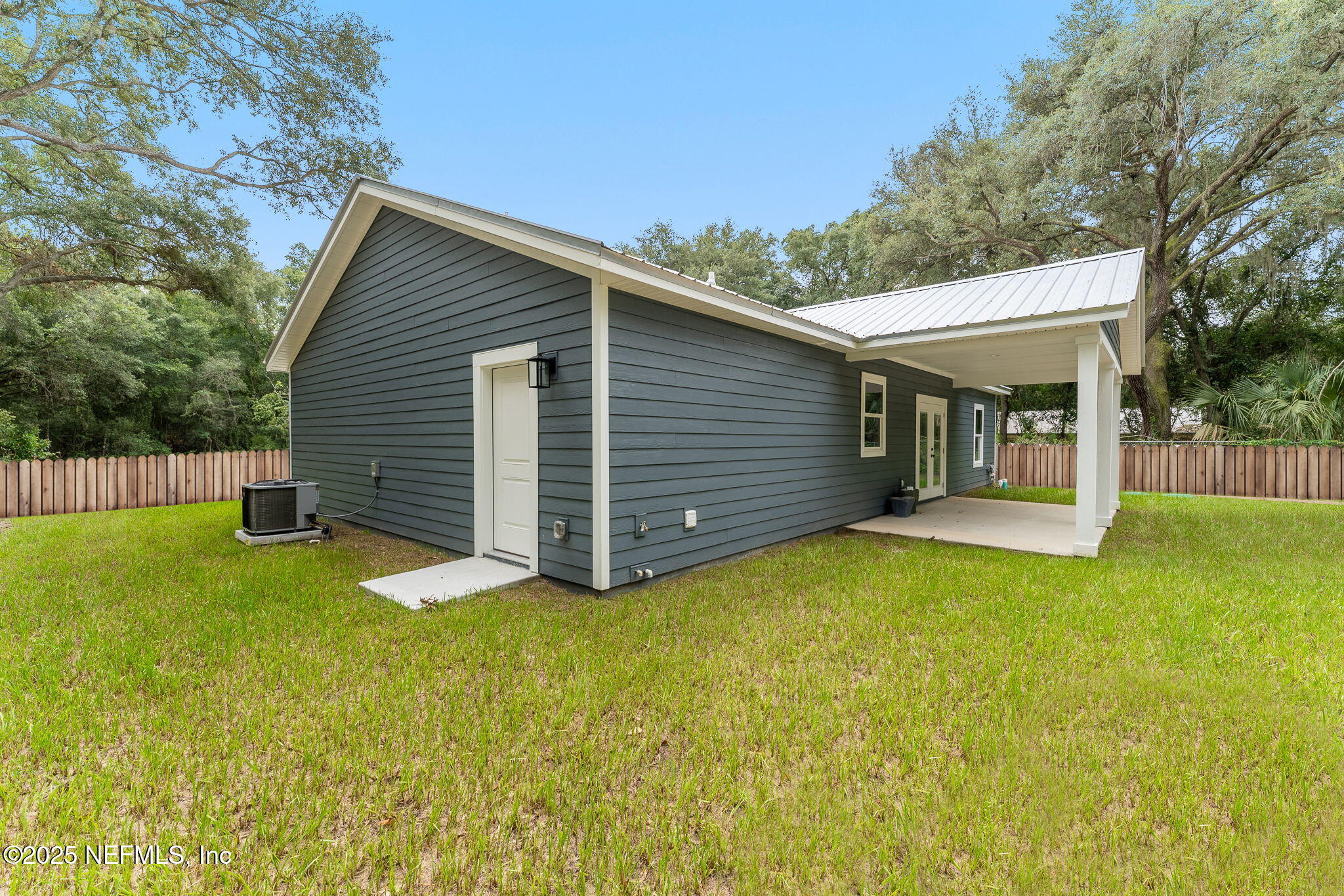 207 N PALMETTO Avenue