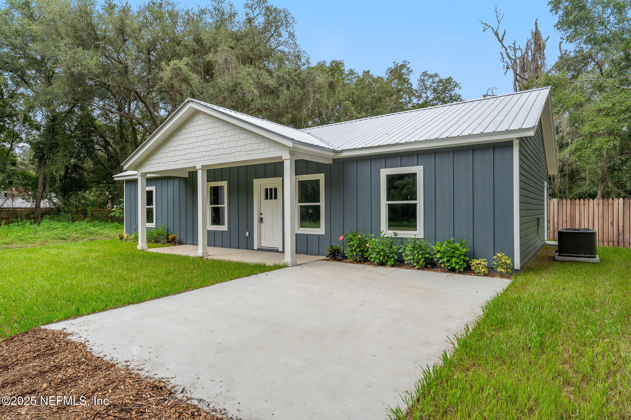 207 N PALMETTO Avenue
