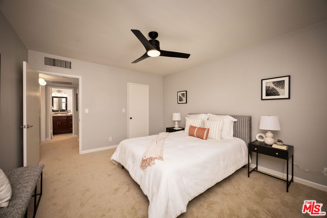 927 N Kings Rd Unit: 306