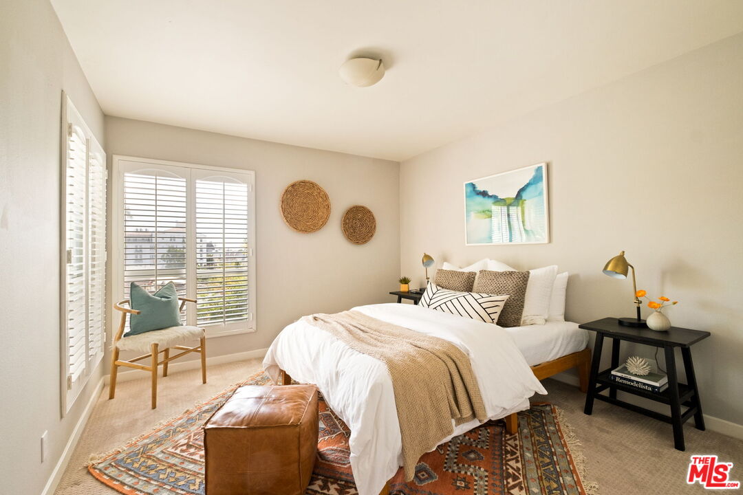 8400 De Longpre Ave Unit: 310