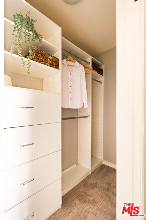 8400 De Longpre Ave Unit: 310