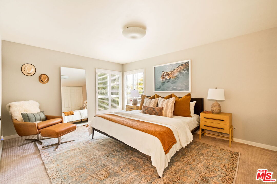 8400 De Longpre Ave Unit: 310