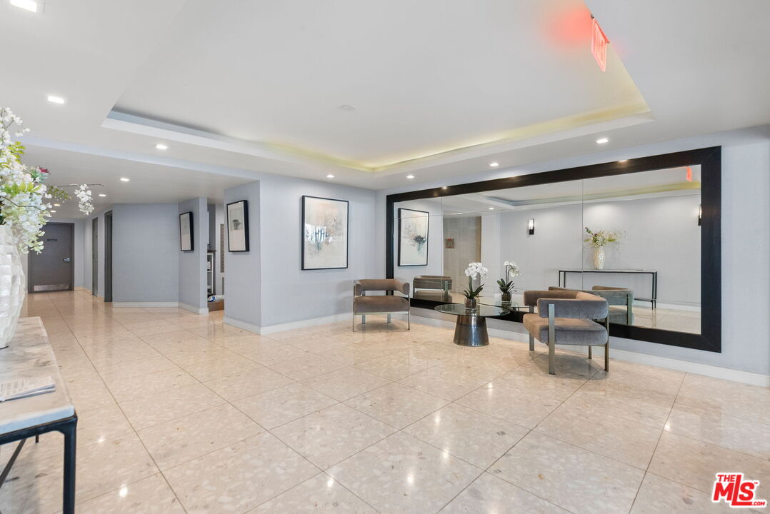 8530 Holloway Dr Unit: 309