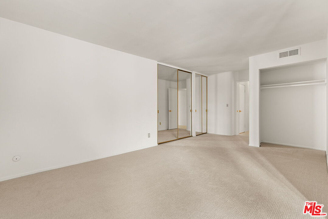 8530 Holloway Dr Unit: 309