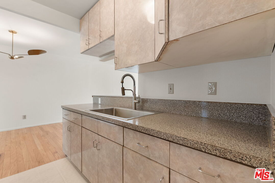 8530 Holloway Dr Unit: 309