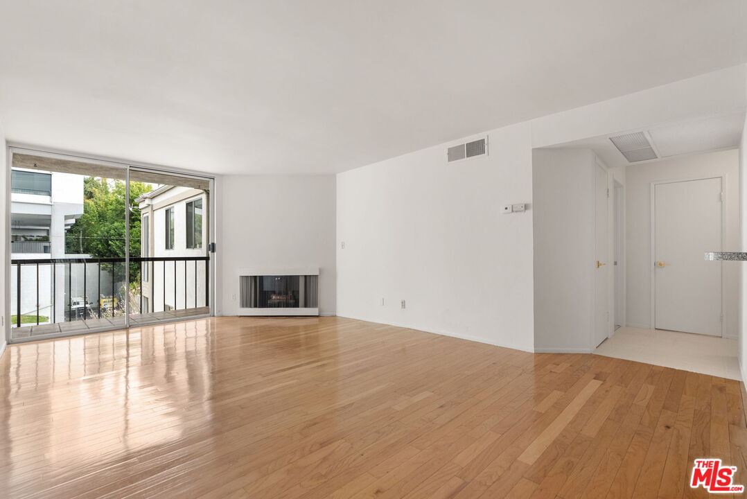 8530 Holloway Dr Unit: 309