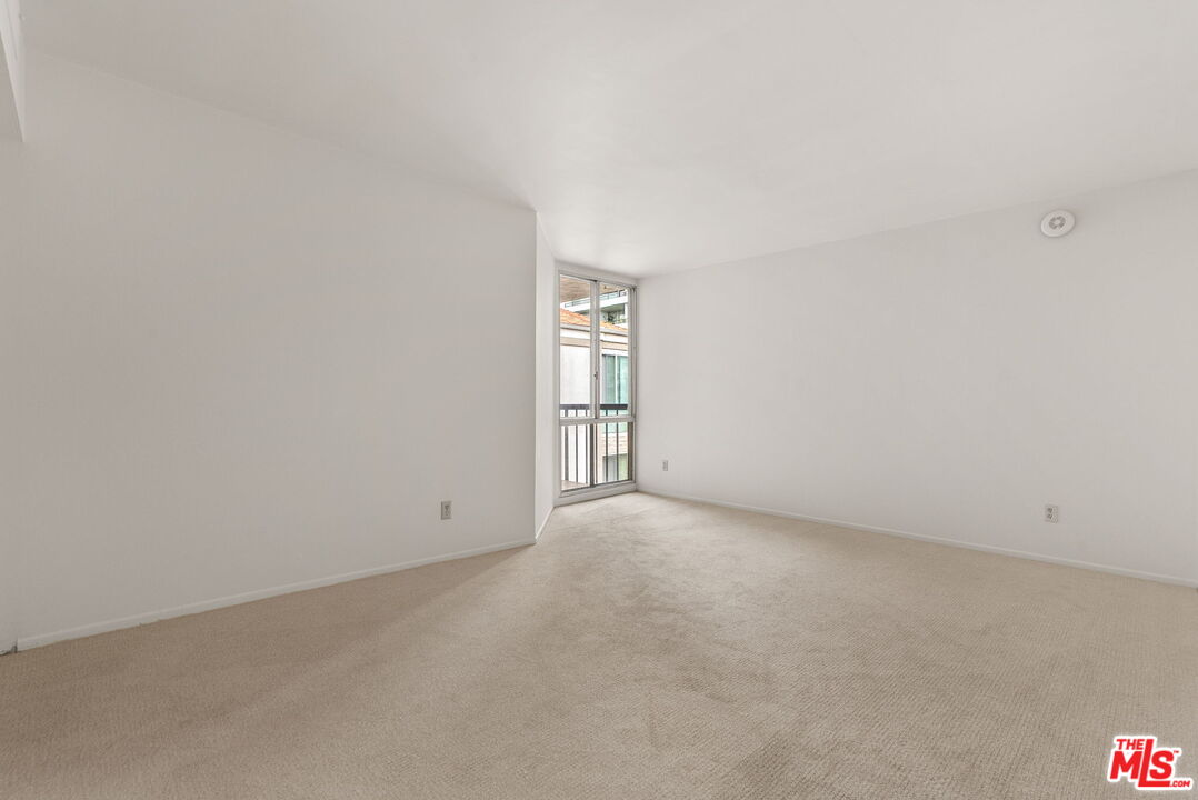 8530 Holloway Dr Unit: 309