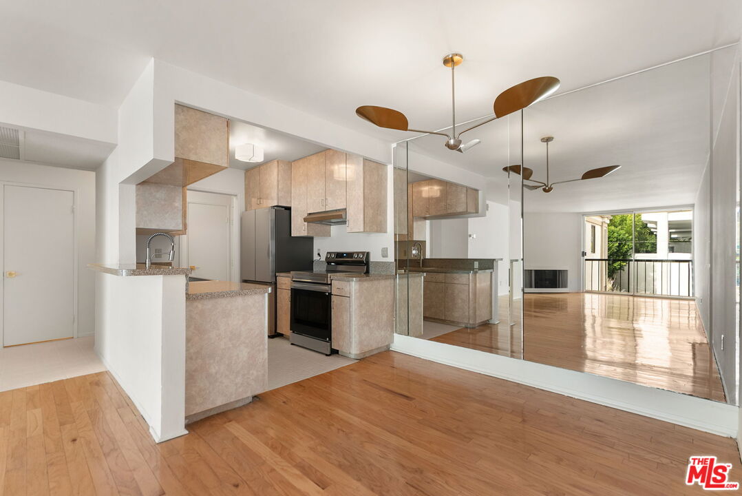 8530 Holloway Dr Unit: 309